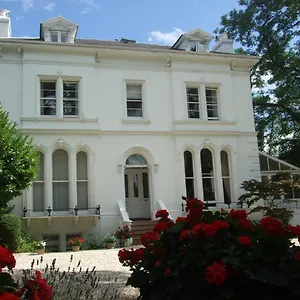lypiatt-house-cheltenham.cardiffhotelswales.com/