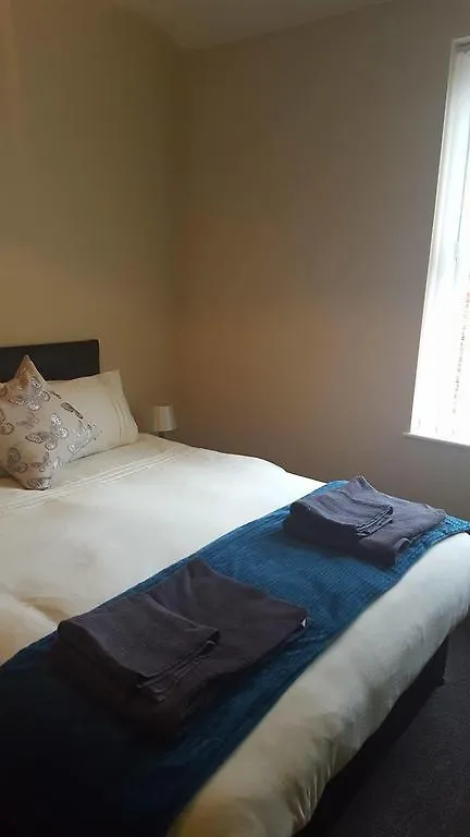Guest house Liverpool Gidlow House Sleeps 8 - Infinity Apartments