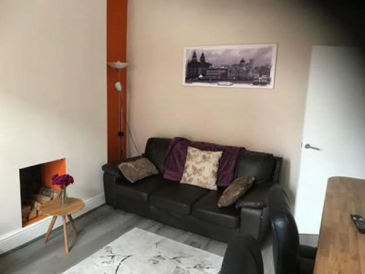 Guest house Liverpool Gidlow House Sleeps 8 - Infinity Apartments