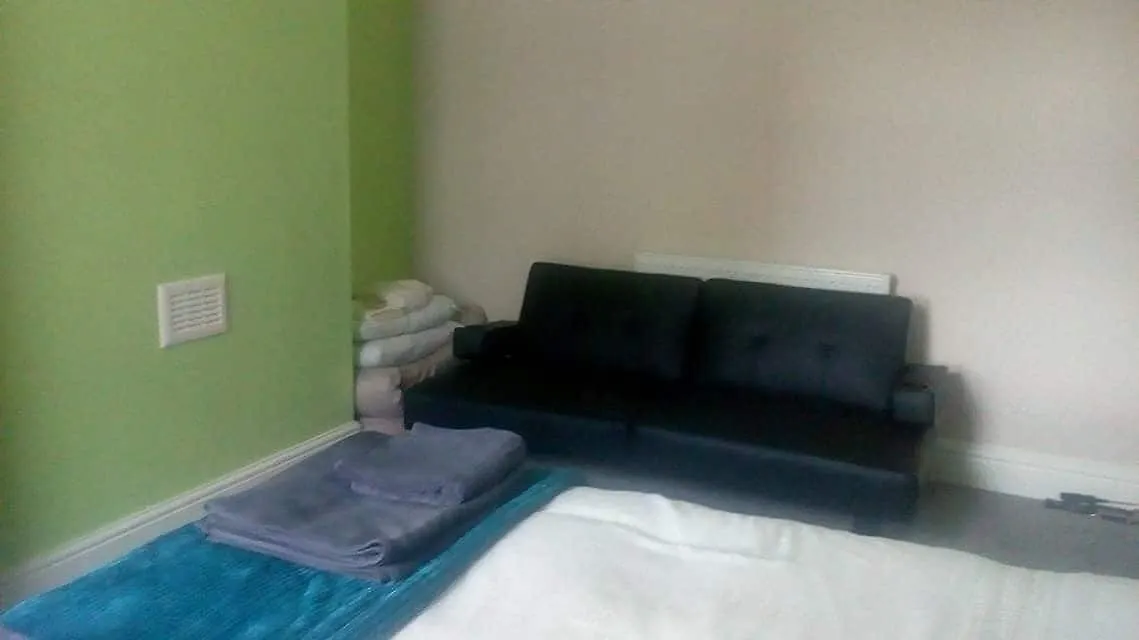 Guest house Liverpool Gidlow House Sleeps 8 - Infinity Apartments